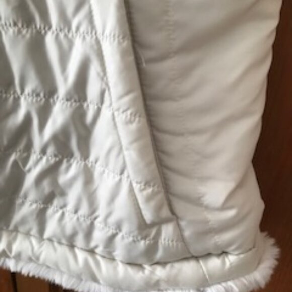 Faux Fur Reversible Vest, size M, Excellent condition ! - Picture 7 of 8